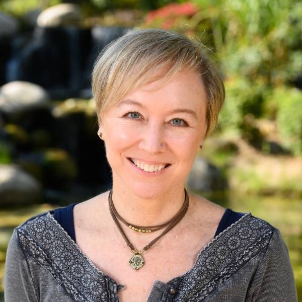 Emily Erickson Department of Communications Cal State