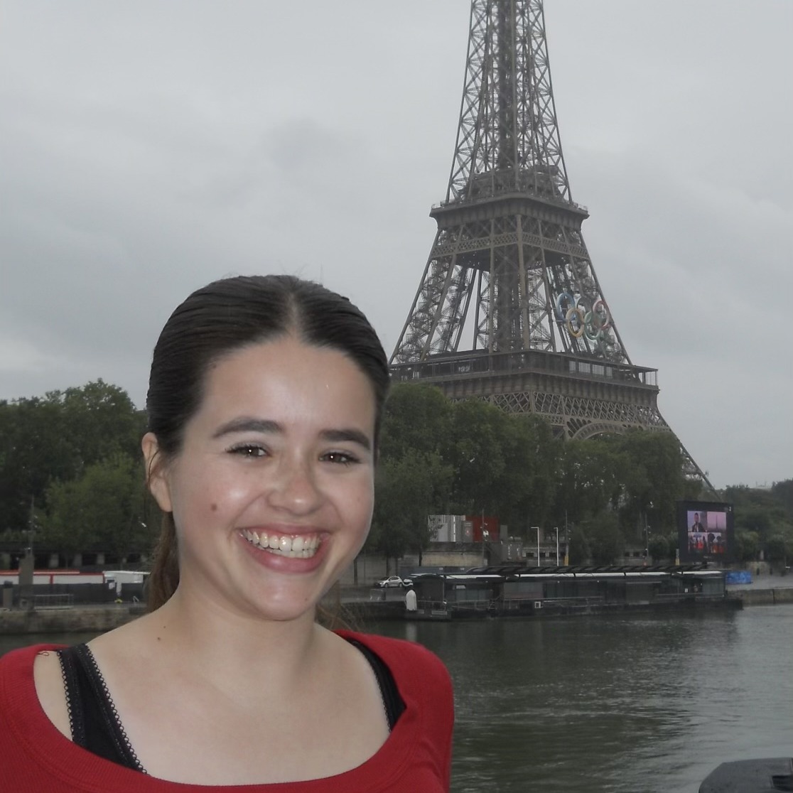 Emily Wilson with Eiffel Tower