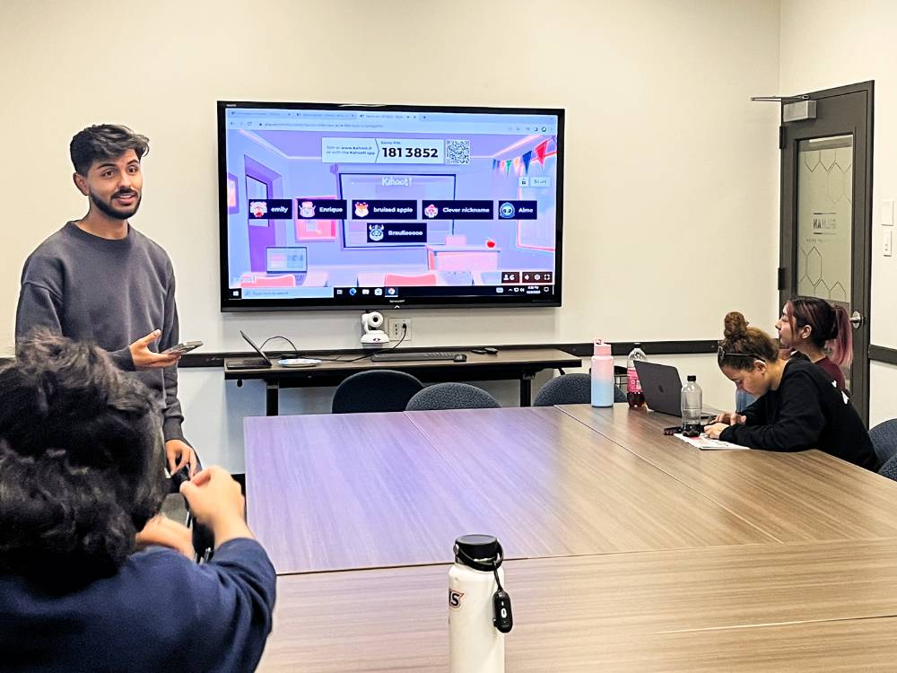 NAHJ put together two Kahoot games for attendees to participate in for the chance of prizes 